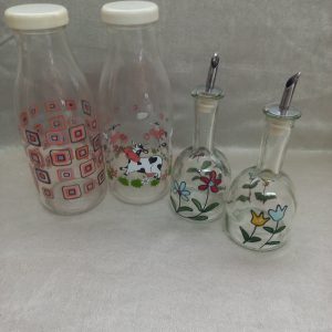 2x Milk bottles (1L) 2x Oil Cruets
